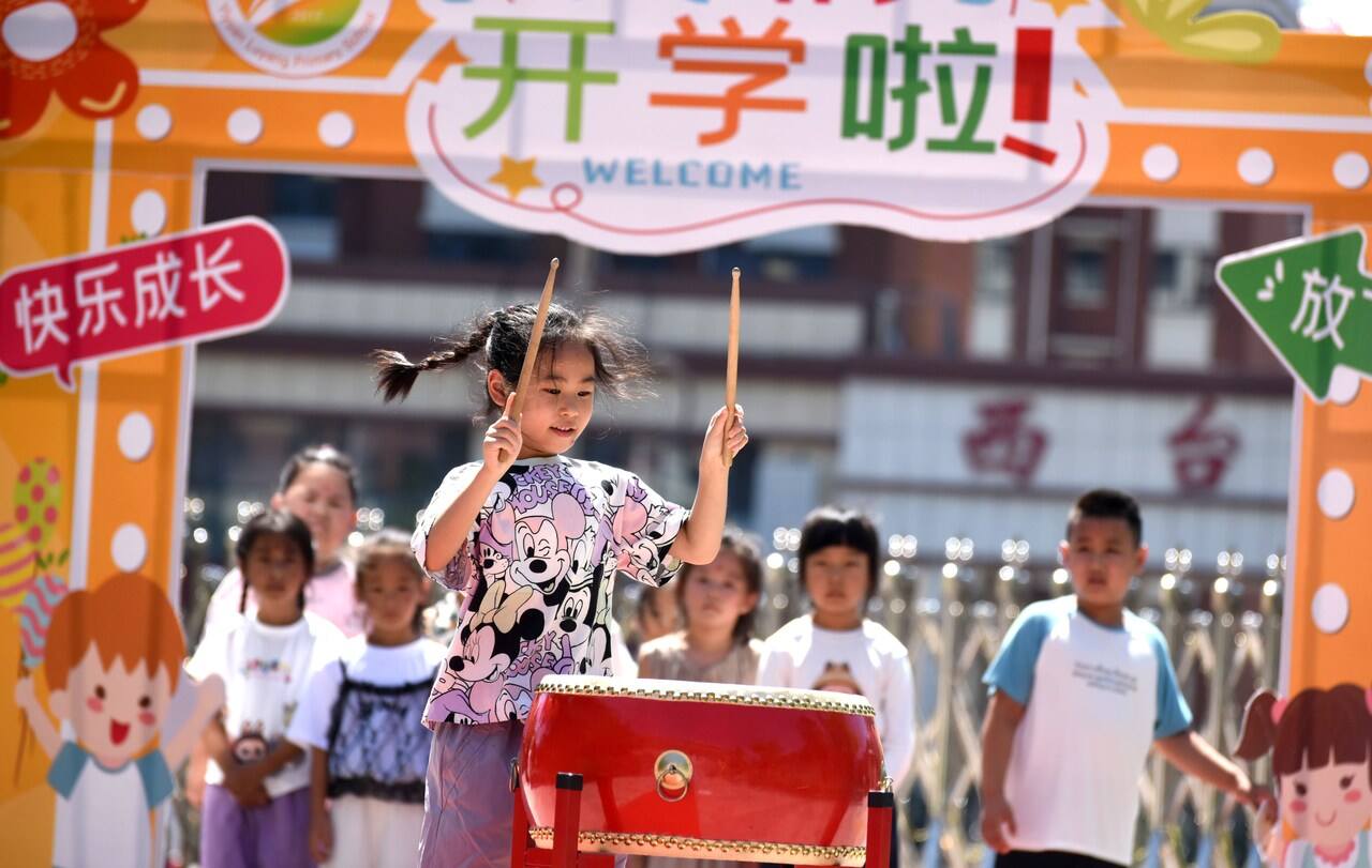 文艺评论丨真正“属于校园的歌”在哪里？