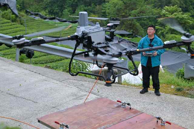 无人机要做到“目中有人”