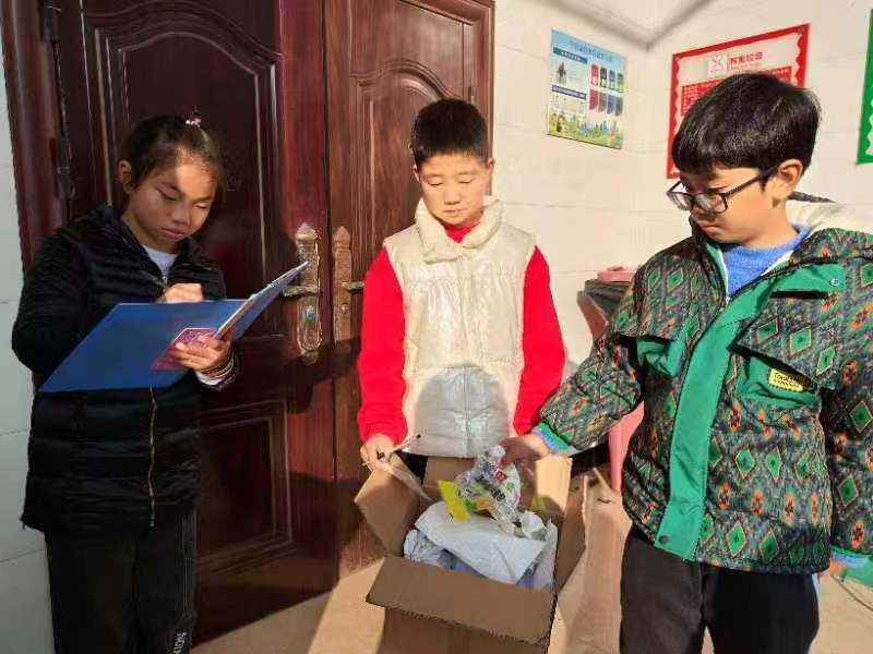 杭州钱塘:垃圾分类“开学第一课”