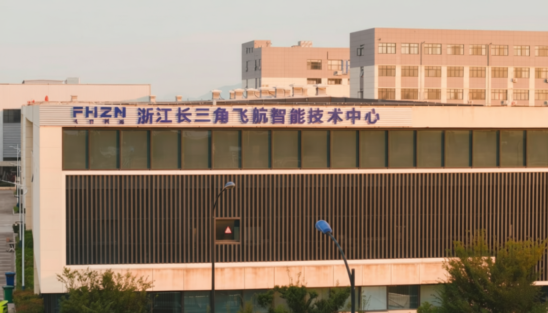 1988128189993443328.png 图片