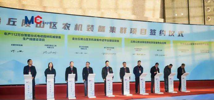 1992423958263083008.webp 图片