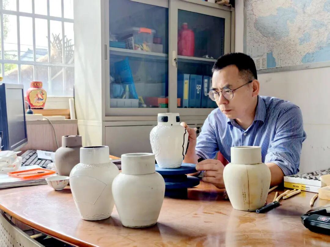 2096868642393100288.jpg 图片