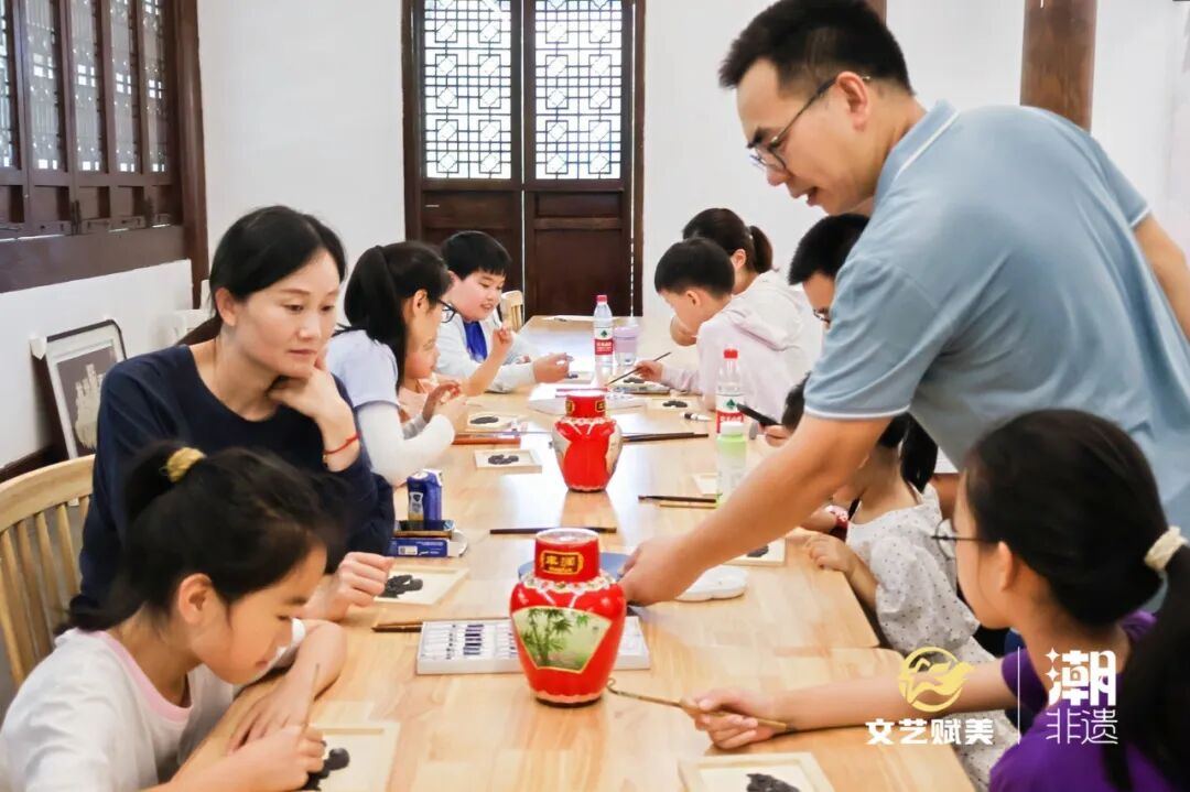 2096868642627981312.jpg 图片