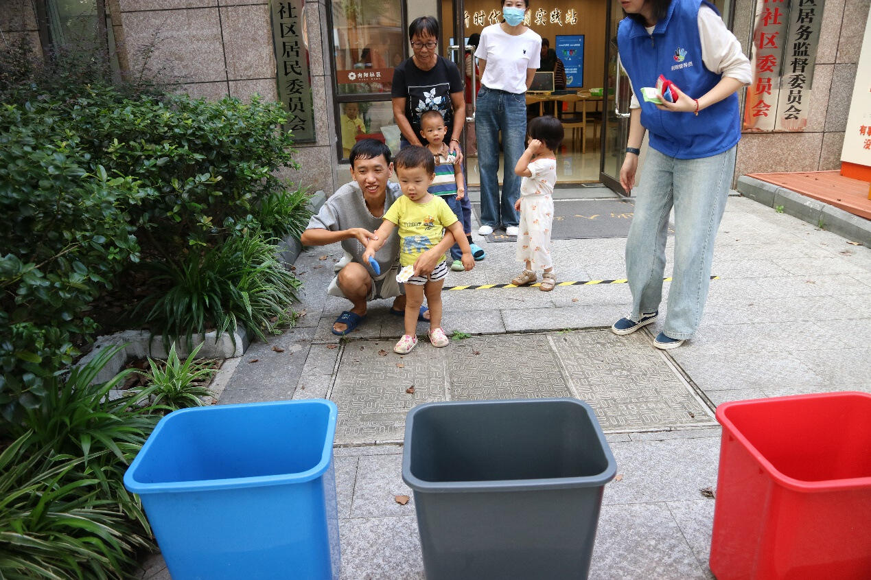 宁波北仑：花式打卡，玩转垃圾分类小集市