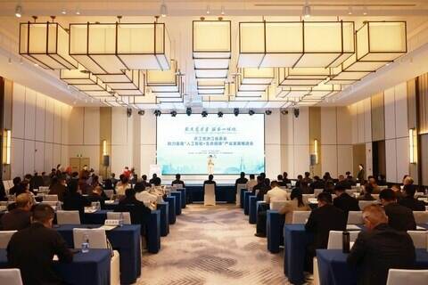 1997938364757553152.jpg 3c8f8a6149eccbc36735dd9703f66cc1.jpg