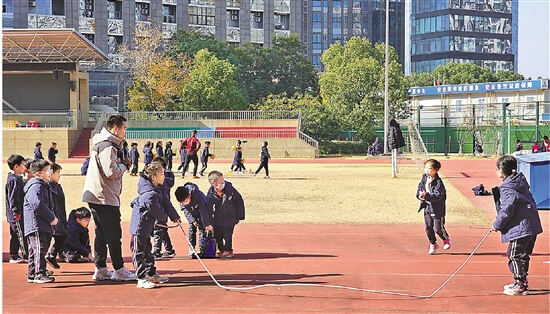 半岛bandao体育官方体育课可以更重要(图1)