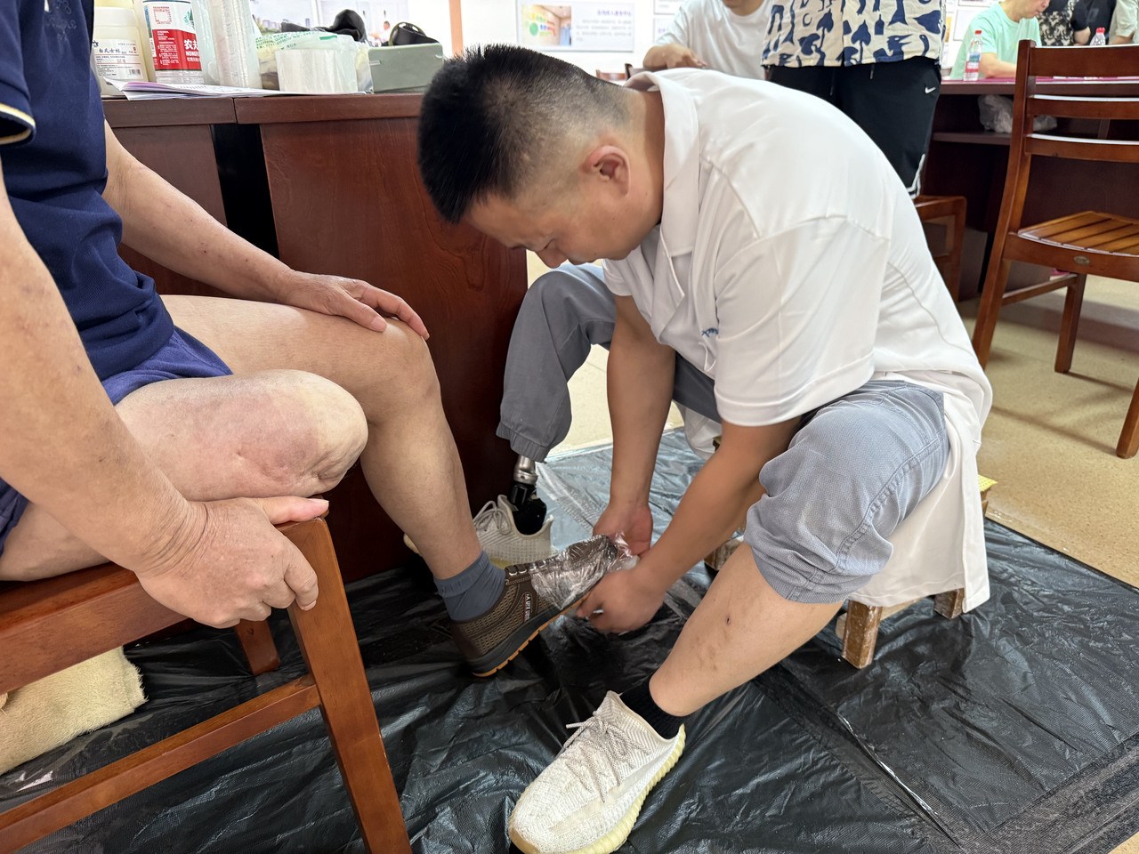 5万元的智能假肢免费用！嘉兴这个项目帮助残疾人“走”得更好(图2)