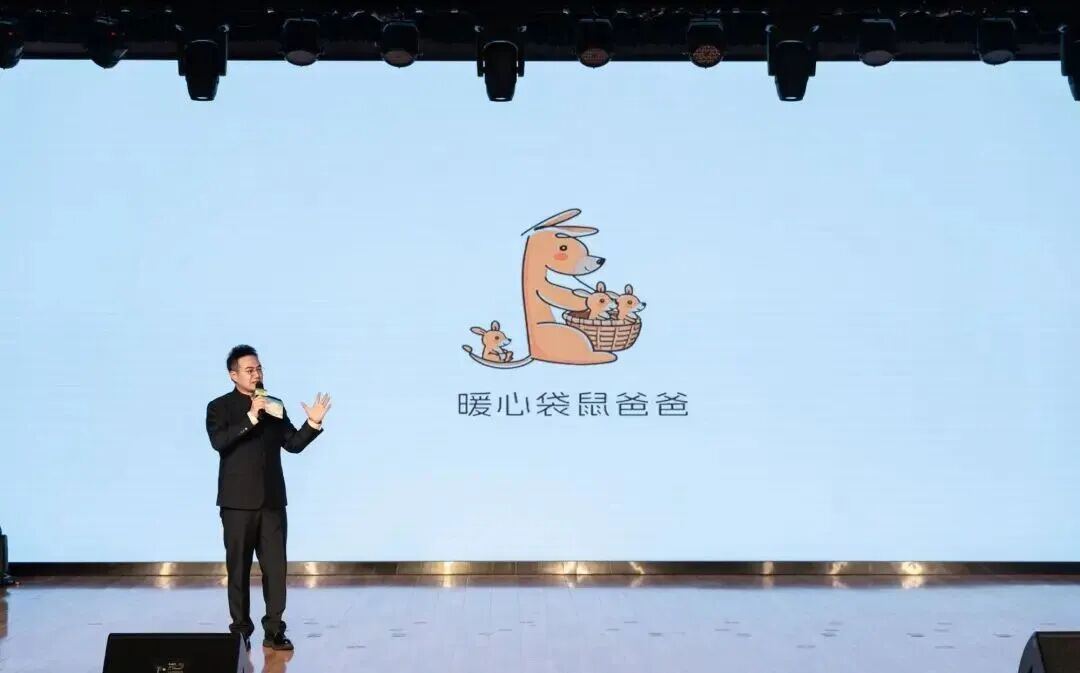 2059886771415494656.jpg 图片