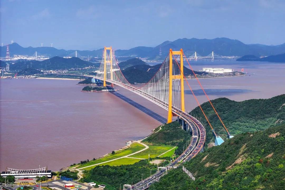 2079038377931264000.webp 图片