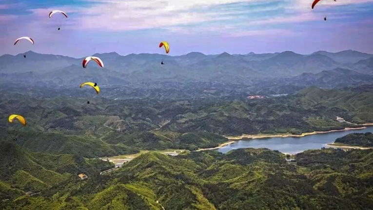 对航空、登山、攀岩、滑雪登山等高危险性体育赛事活动，浙江修订分级管理意见