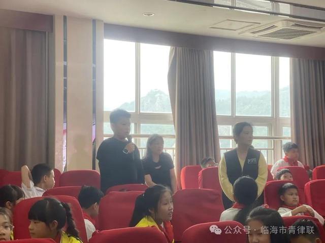 1853697185044914176.webp 图片