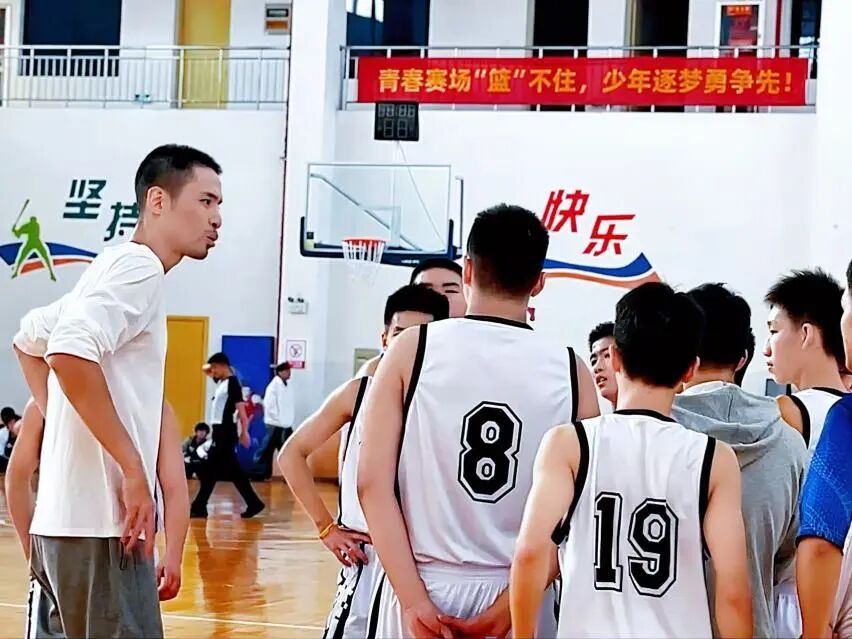 2039554555712106496.jpg 图片