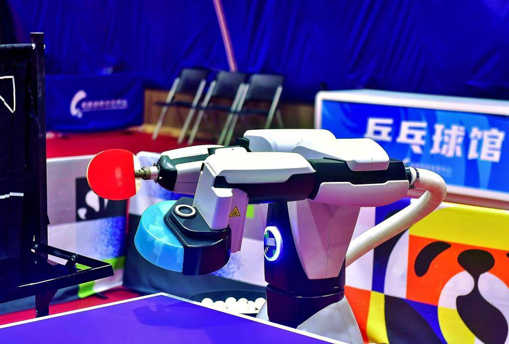 人形机器人“春节档”吸睛 技术进化折射产业新机(图1)