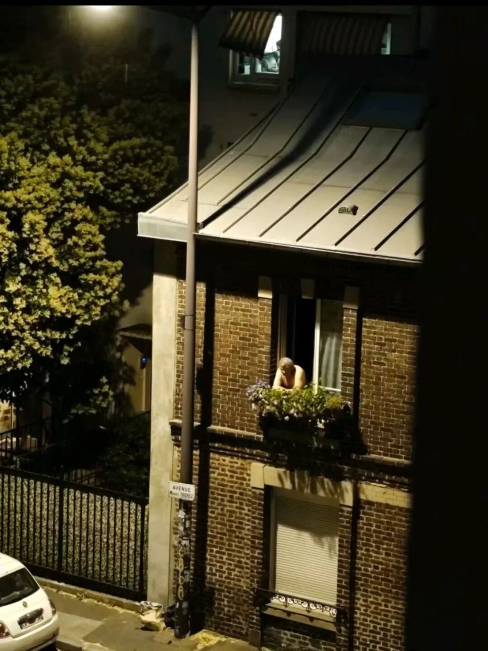 2074023024683630592.jpg 图片