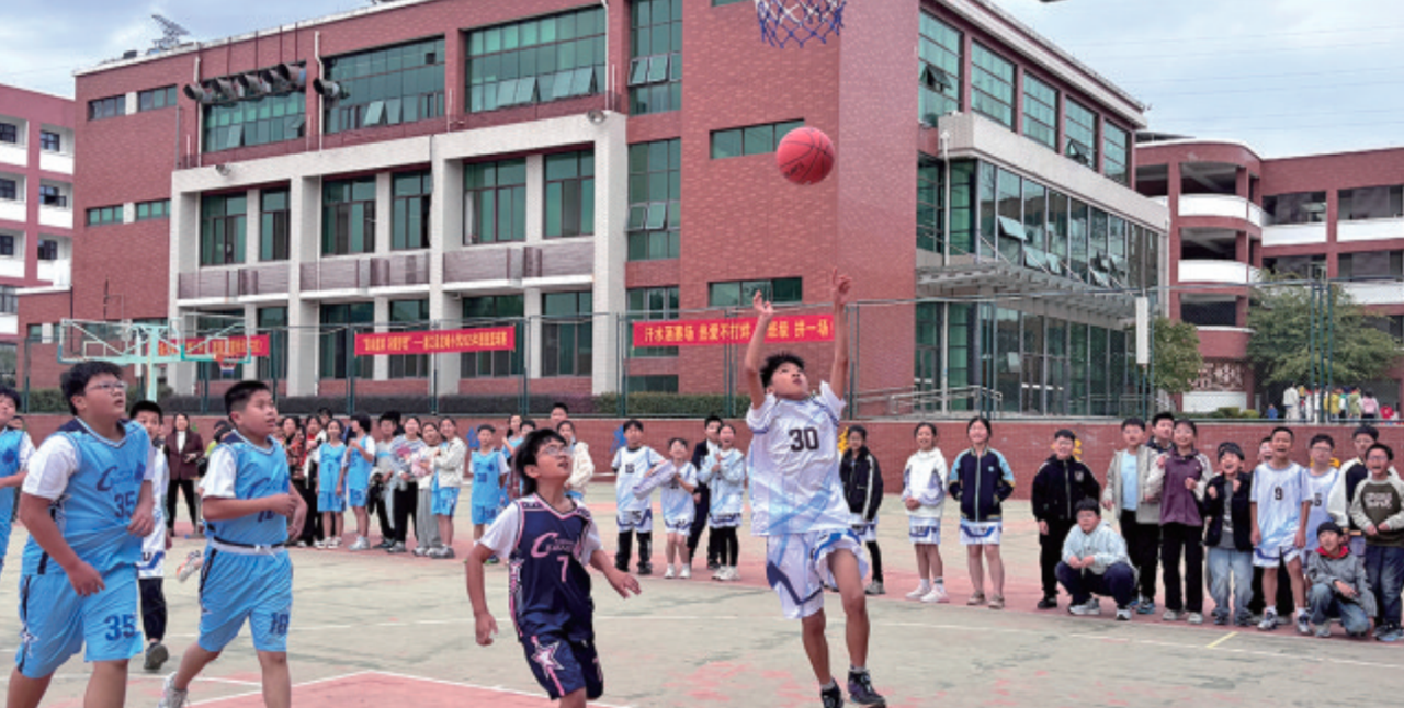 浦江篮球小将追“球”梦想