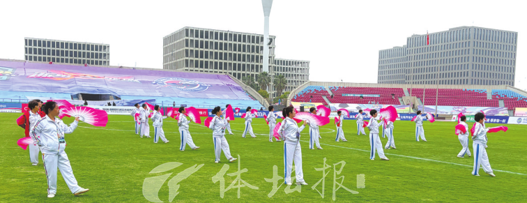 舟山银发“木兰” 成场边最硬的“铁杆”