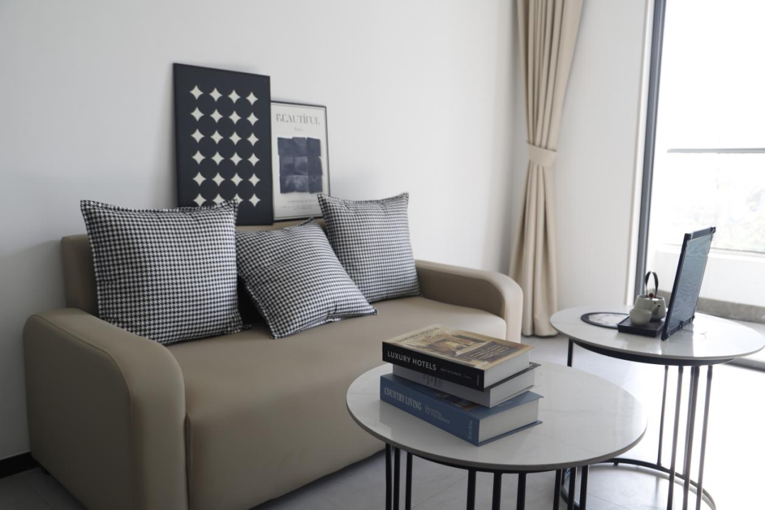 1999449418972921856.png 图片