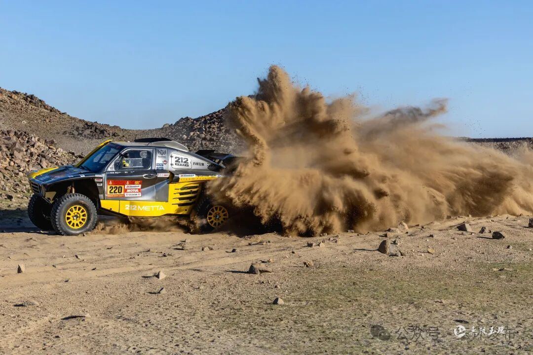 2015218210038534144.jpg 图片