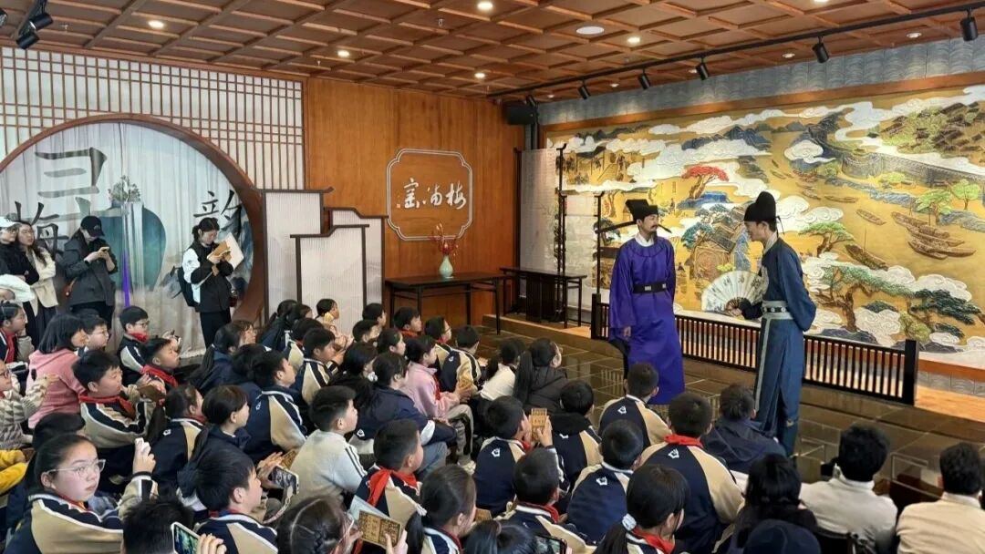 2018216810783887360.jpg 图片