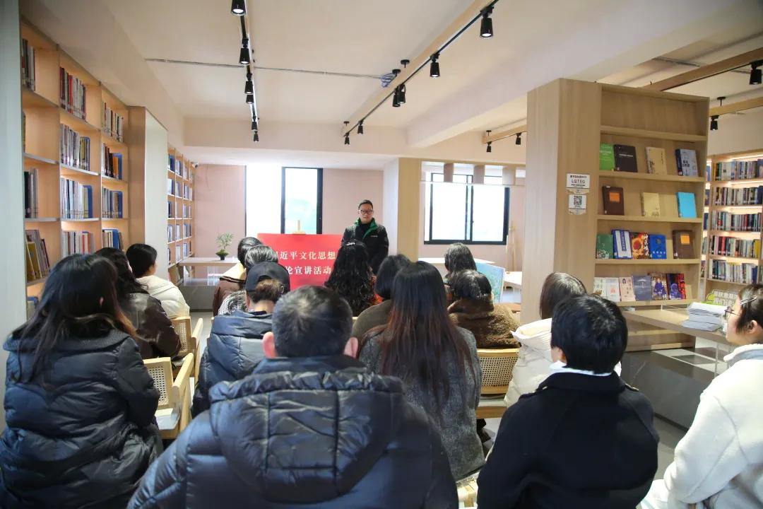 2019697171619565568.webp 图片