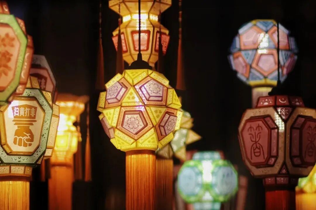 2029018088292143104.jpg 图片