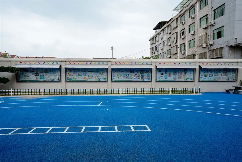 2049380898331107328.jpg 操场2.jpg