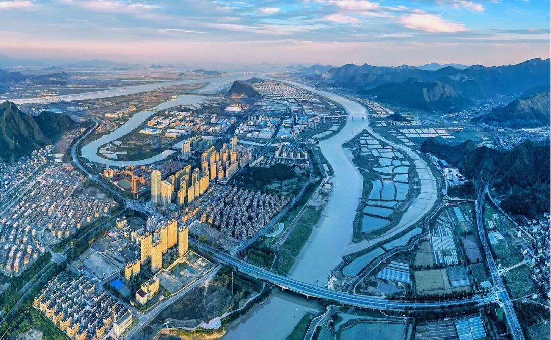 2052651055878971392.jpg 图片