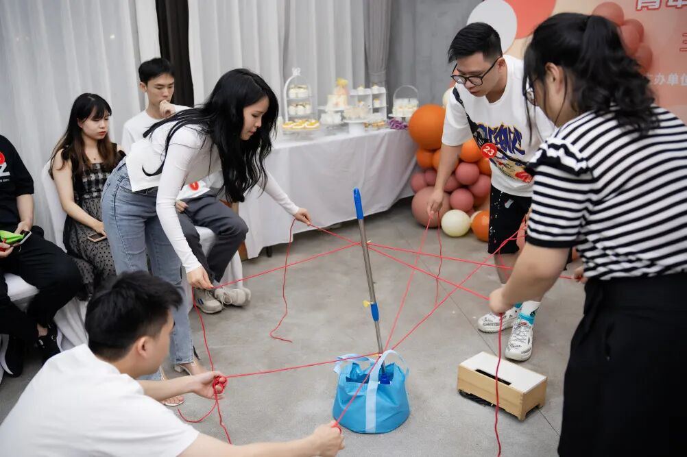 2057776245336125440.jpg 图片