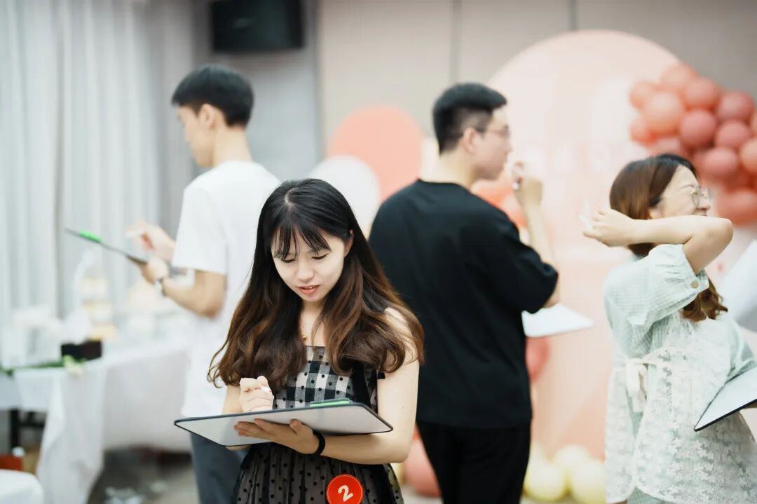 2057776310721130496.jpg 图片