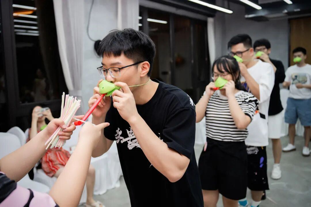 2057776399598432256.jpg 图片