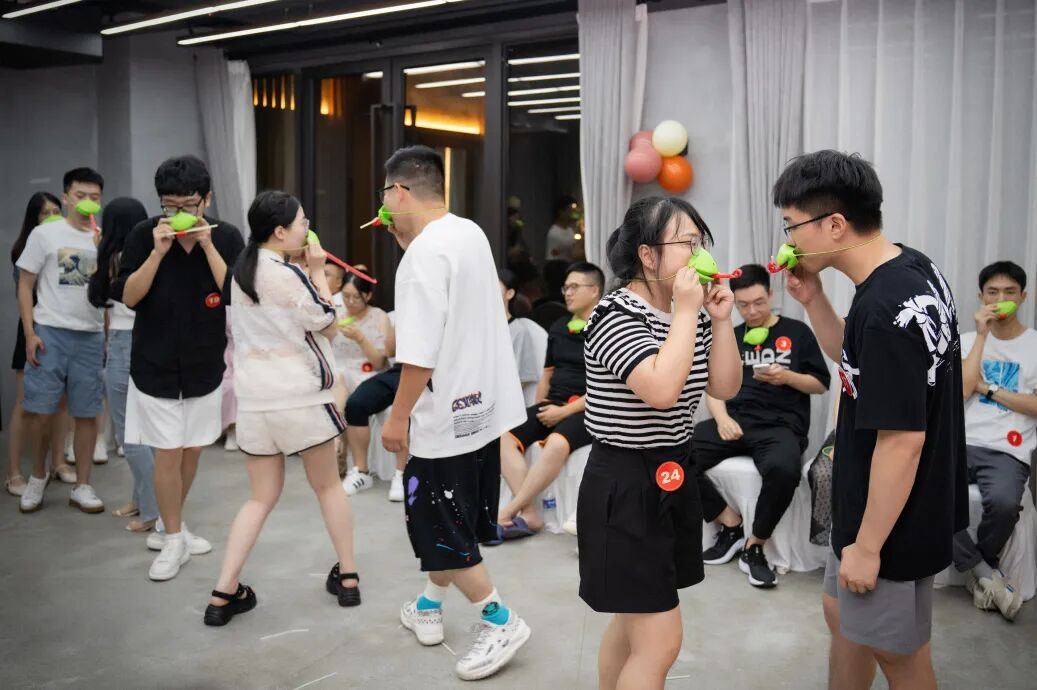 2057776400164663296.jpg 图片