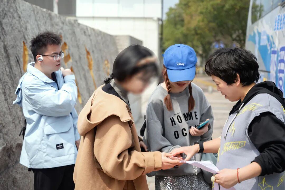 2057778648462602240.jpg 图片