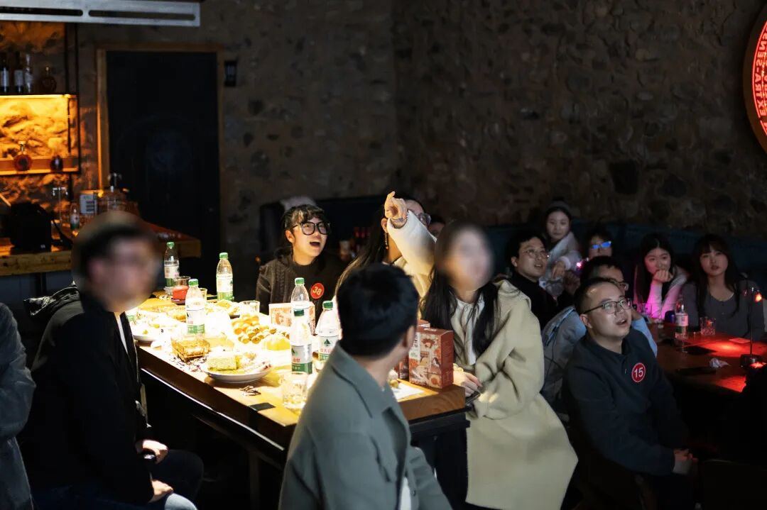 2057778652975673344.jpg 图片