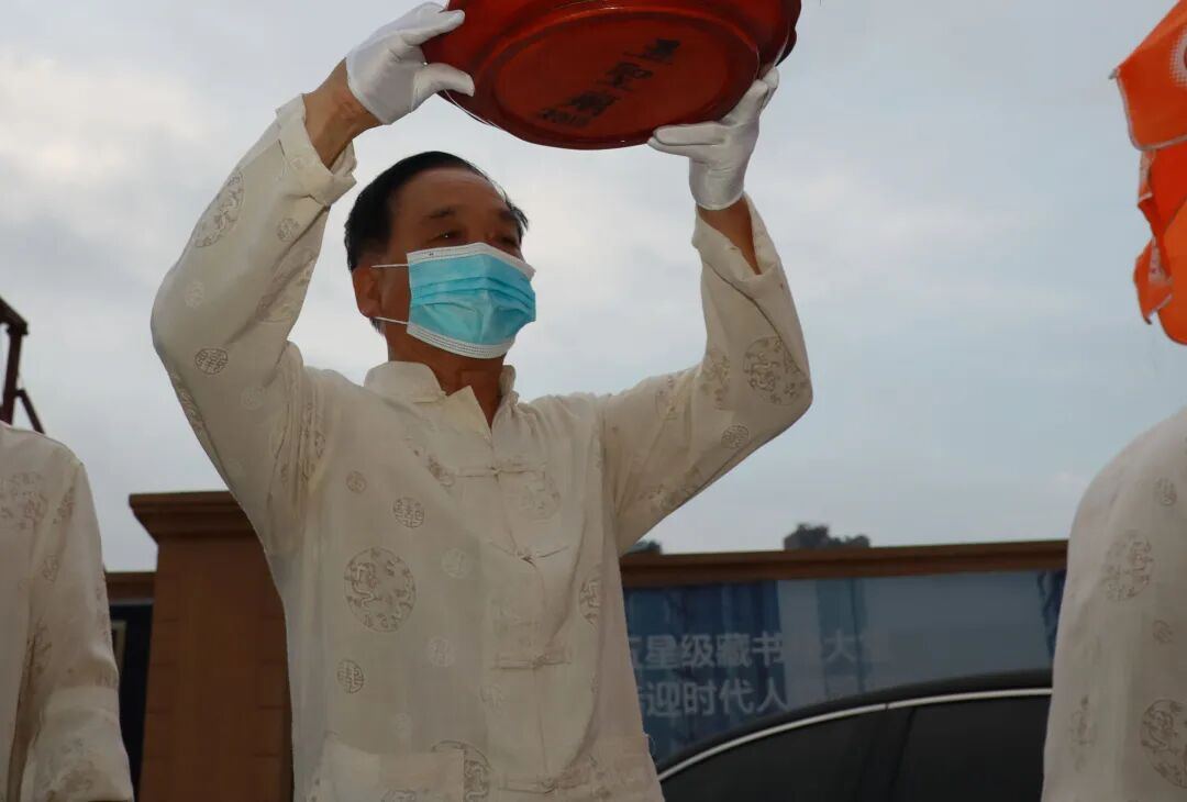 2063458973851267072.jpg 图片