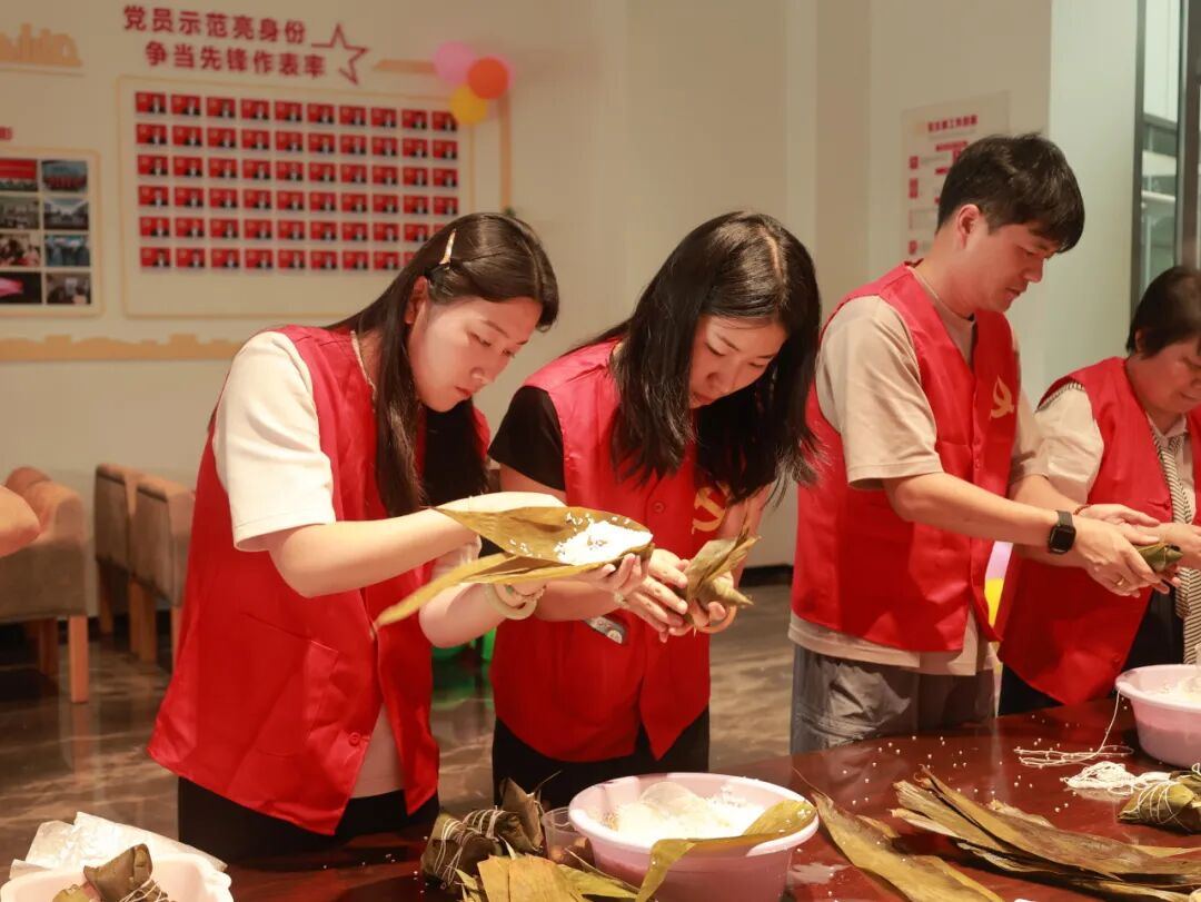 2067793837090029568.jpg 图片