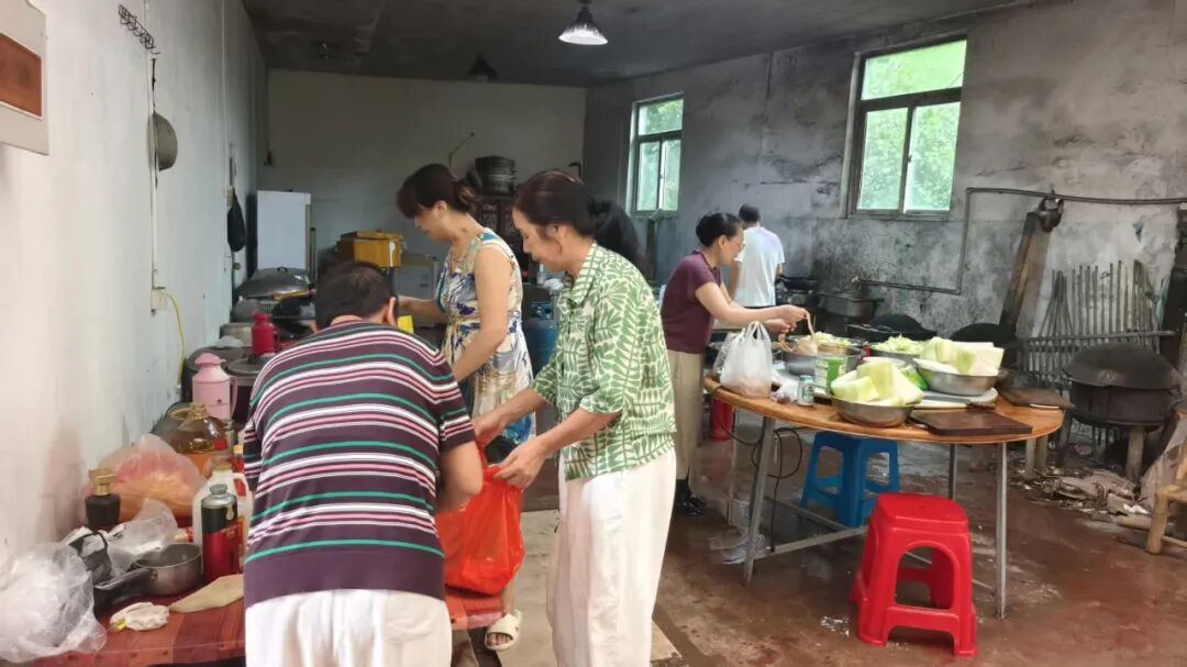 2086705687911403520.jpg 图片