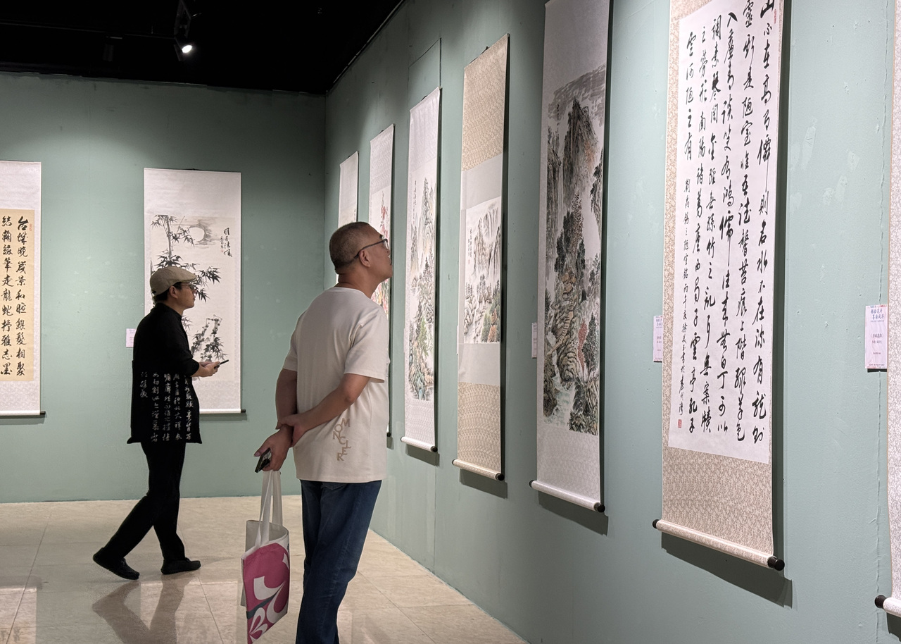 银龄花开台州首届老年书画展(11136200)-20261018210823.jpg