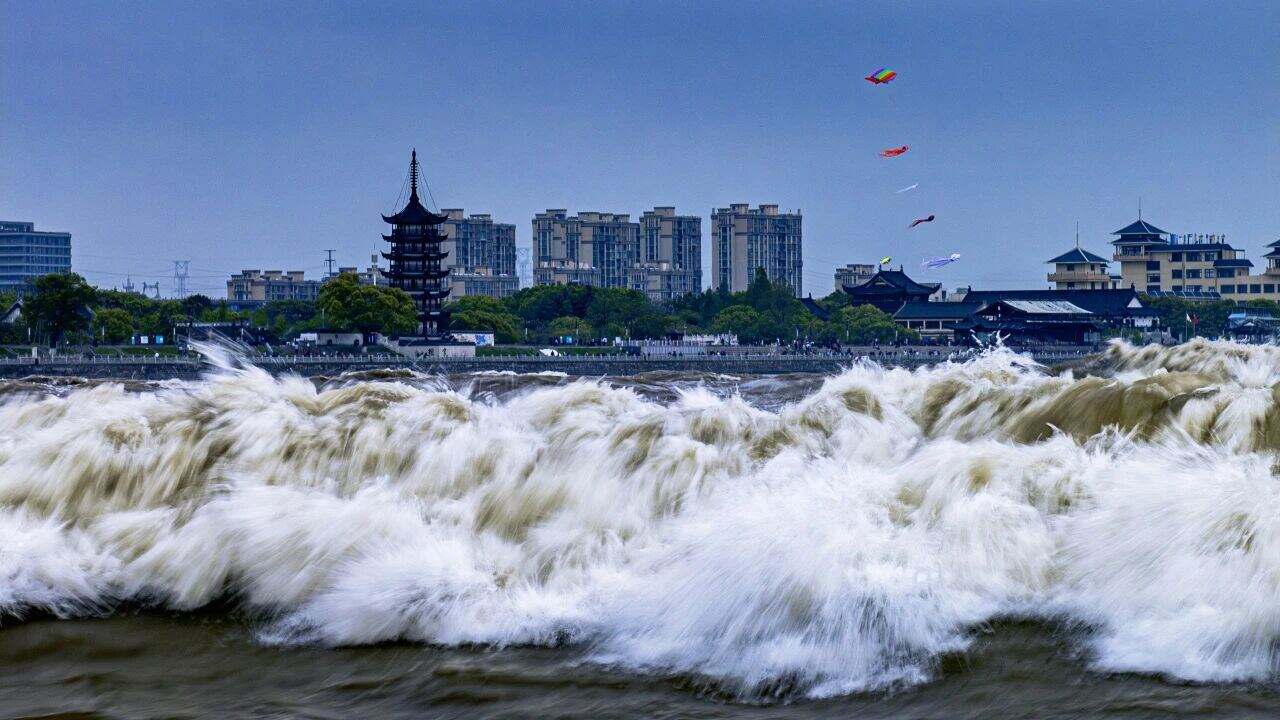 钱塘江大潮迎来最佳观赏期！这份攻略请收好～