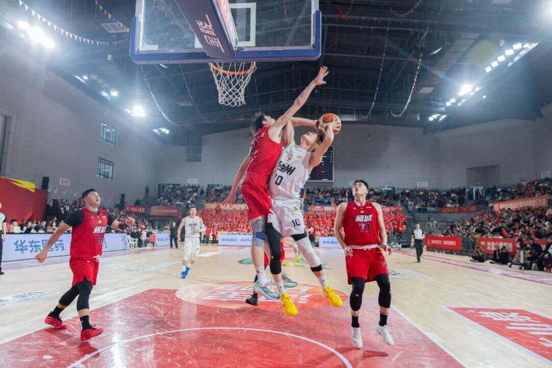 15日晚温州队13连胜！台州、余姚队主场取胜！“浙BA”城市争霸赛精彩不停