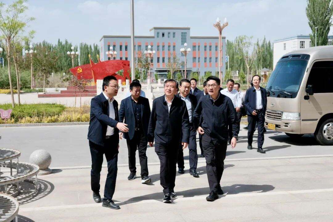 1873618882921390080.jpg 图片