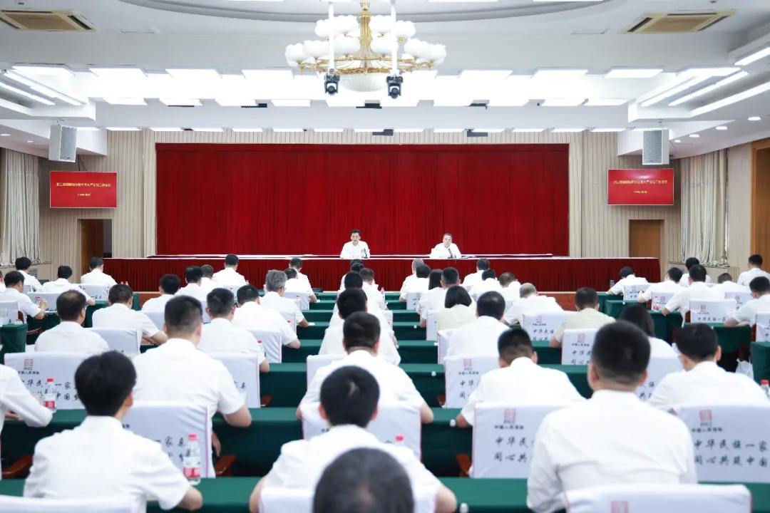 2064977968991514624.webp 图片