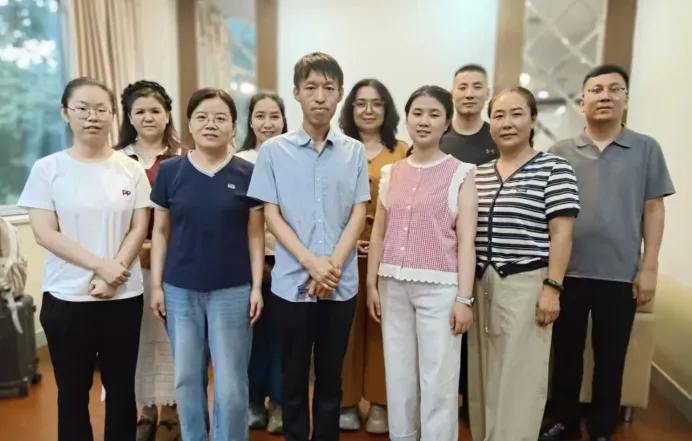 2070388759534223360.webp 图片