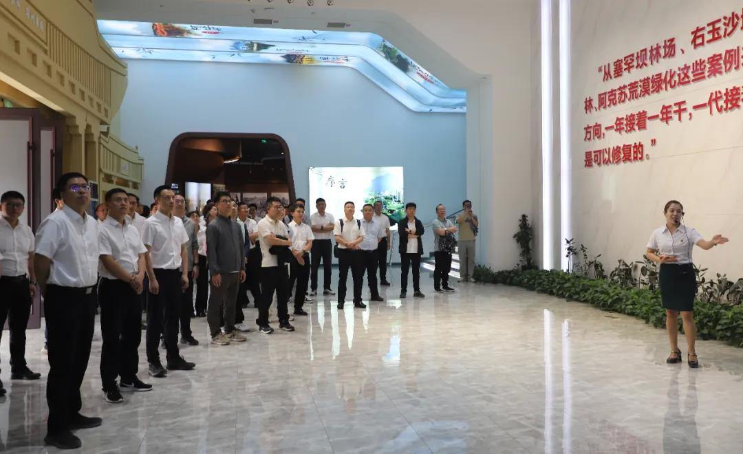 2063866895890591744.webp 图片