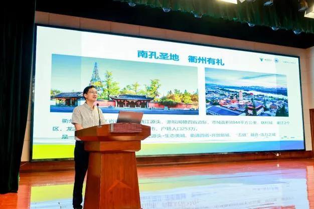 2077288171812405249.webp 图片