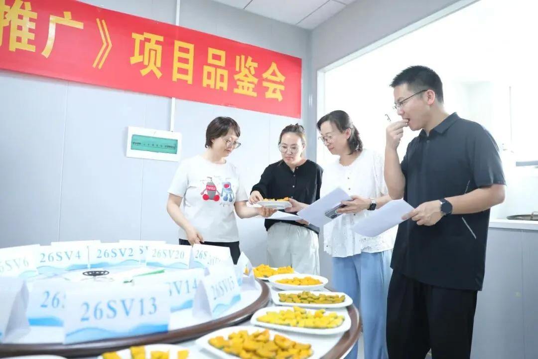 2084896955565019136.webp 图片