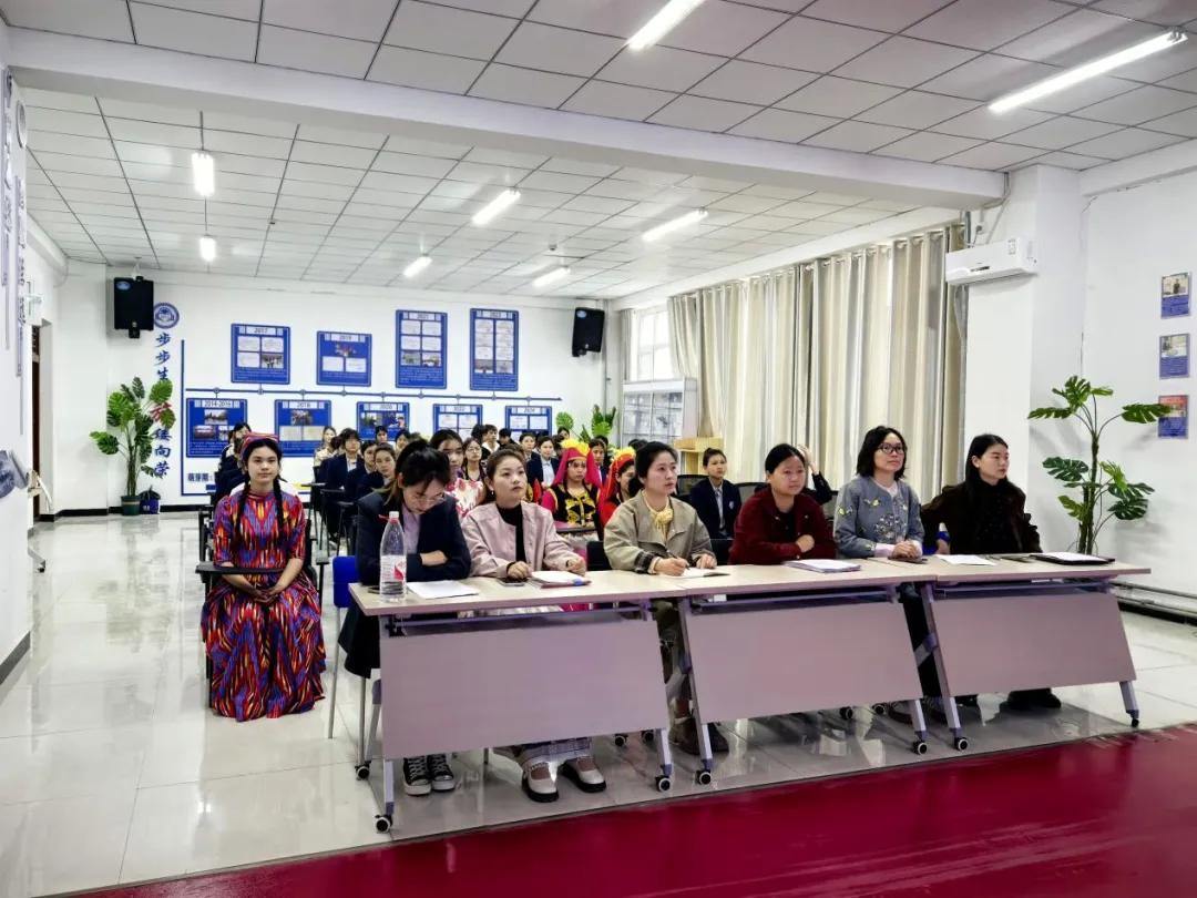 2046145941357928448.webp 图片