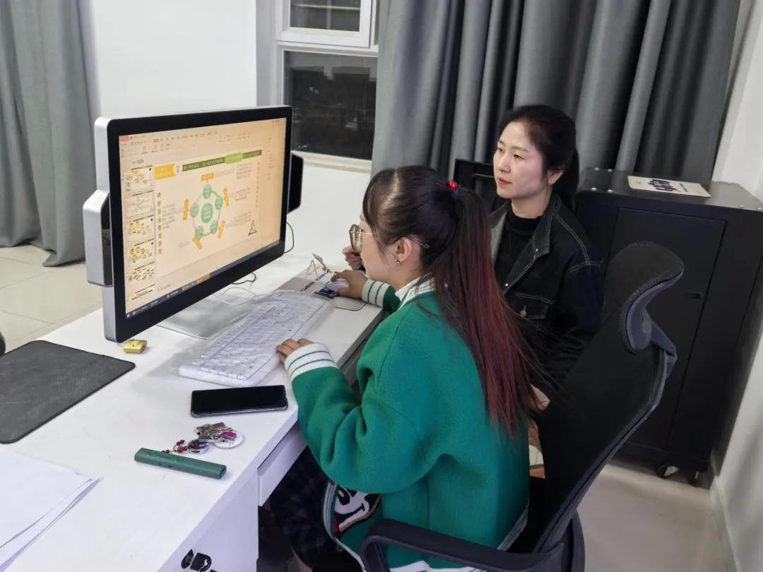 2046145941538283520.webp 图片