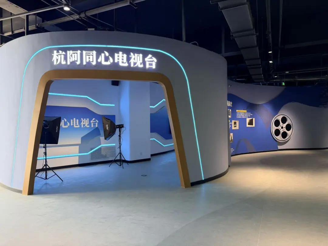 2046843801674129408.webp 图片