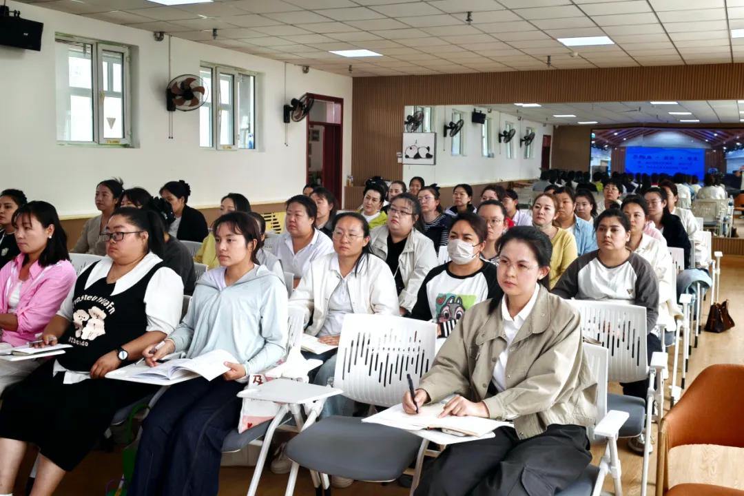 2047570429433815040.webp 图片