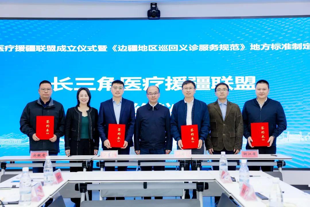 2052936151588610048.webp 图片